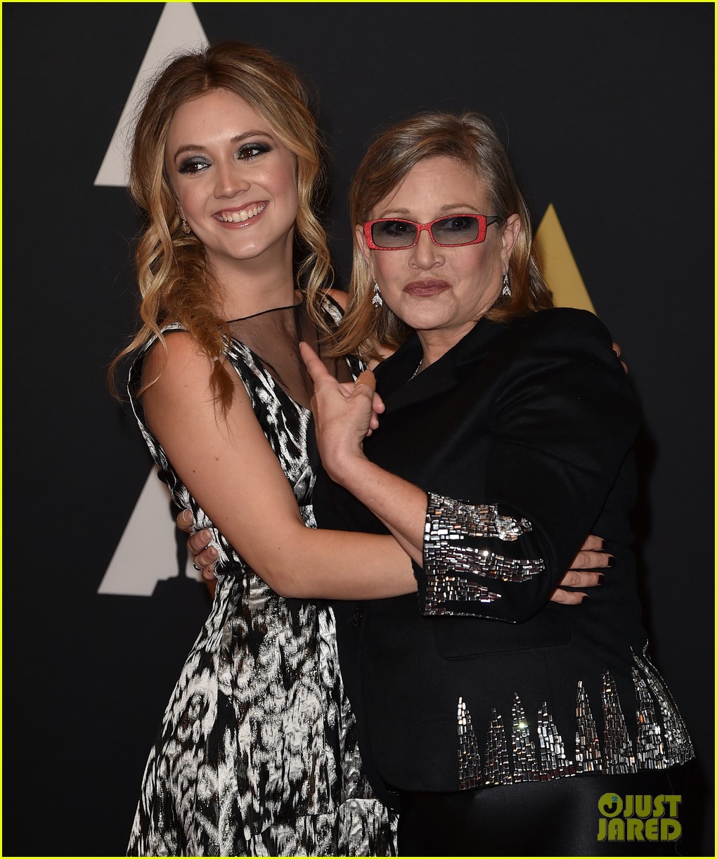 billie lourd pays sweet tribute to mom carrie fisher on star wars day 01