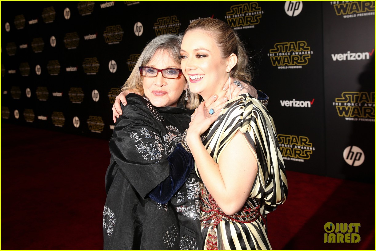 billie lourd pays sweet tribute to mom carrie fisher on star wars day 05