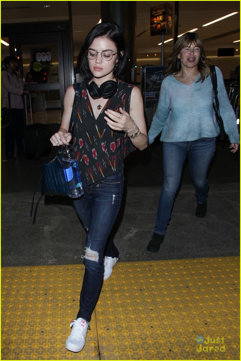 lucy hale never stole anything from pll set 04