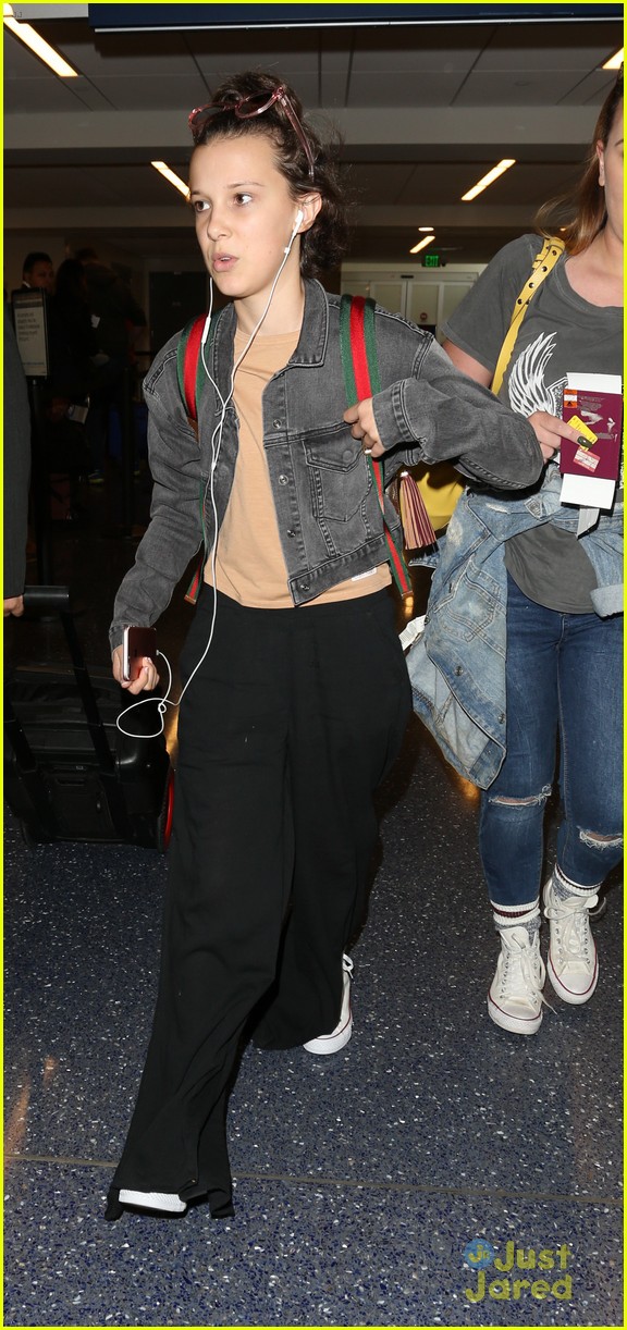 millie bobby brown lax airport los angeles 03