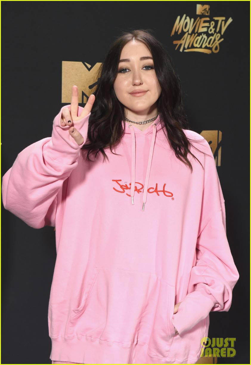 noah cyrus music video for stay together is out now 04