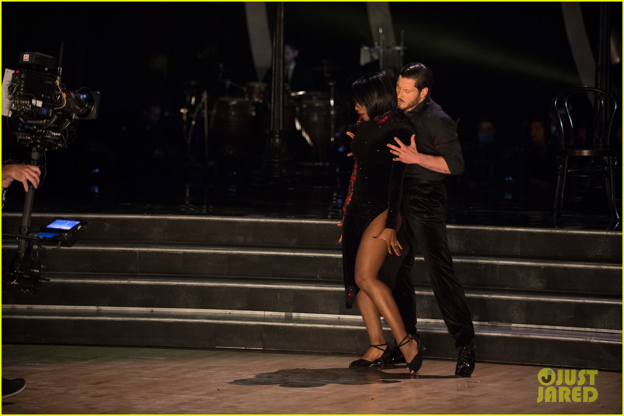 exlcusive normani kordeis dwts injury is way worse than we thought 06