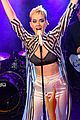 katy perry plays london concert honors manchester victims 01