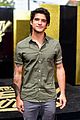tyler posey keeps his chill at the mtv movie tv awards 01