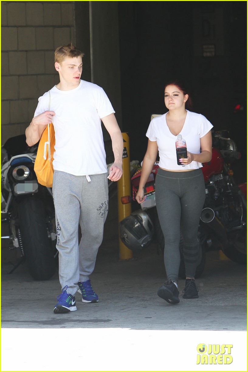 ariel winter shows off new red hair color while out with boyfriend levi meaden2 08