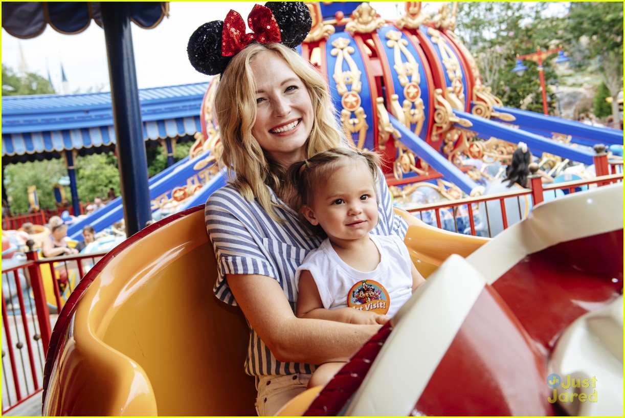 candice king florence first wdw visit pics 01