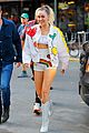 miley cyrus shows off her legs in rainbow shorts06