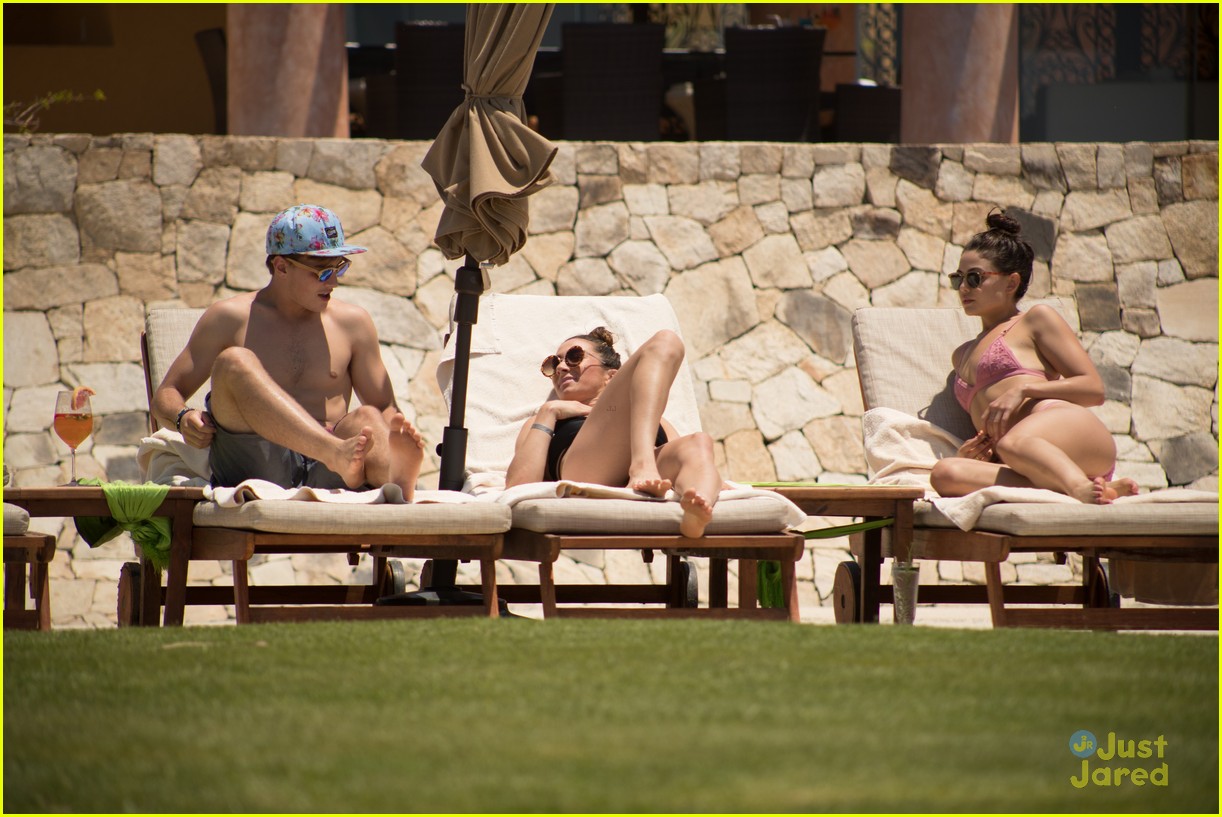 danielle campbell cabo vacation pics 16