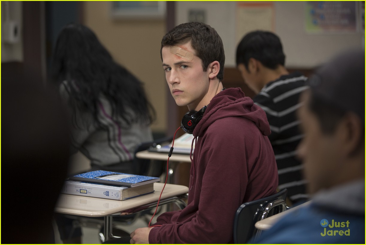 dylan minnette clay hopes season two 13rw 01