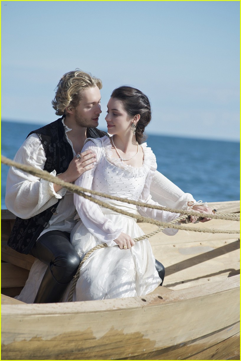 mary francis scene adelaide kane sticks out reign 06