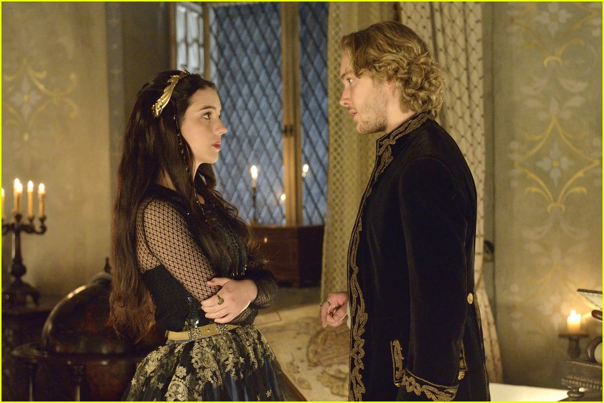 mary francis scene adelaide kane sticks out reign 11