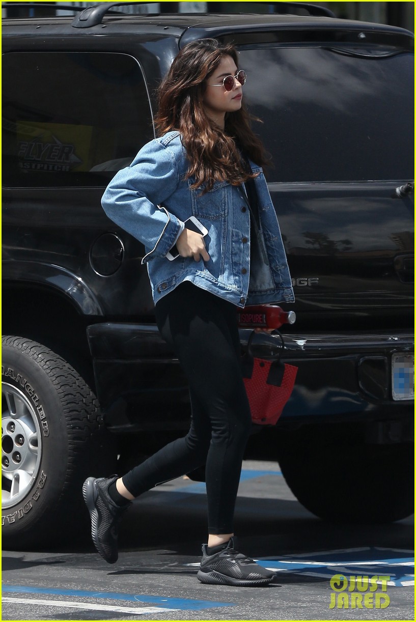 selena gomez makes a casual run to health store in nyc 02