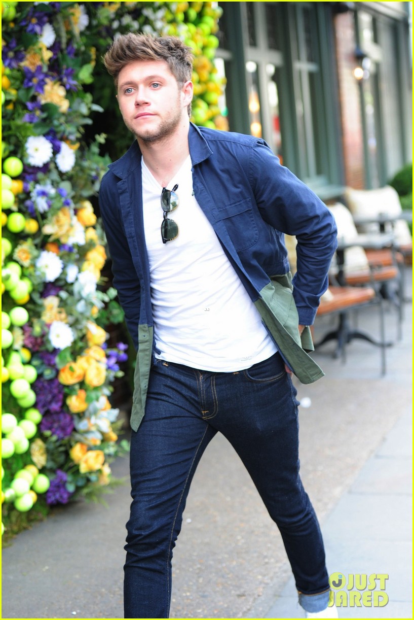 niall horan chats it up with female friend in london 12