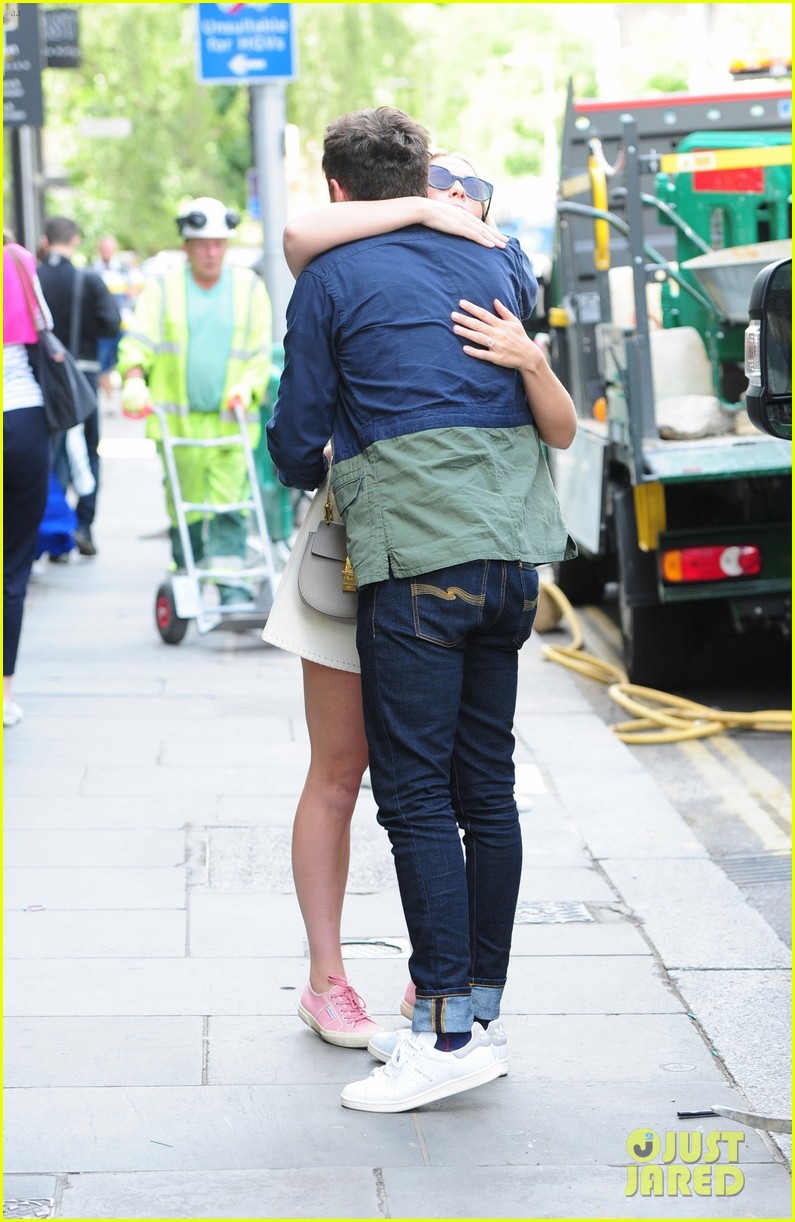 niall horan chats it up with female friend in london 25