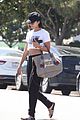 vanessa hudgens grabs lunch with mom sister 16