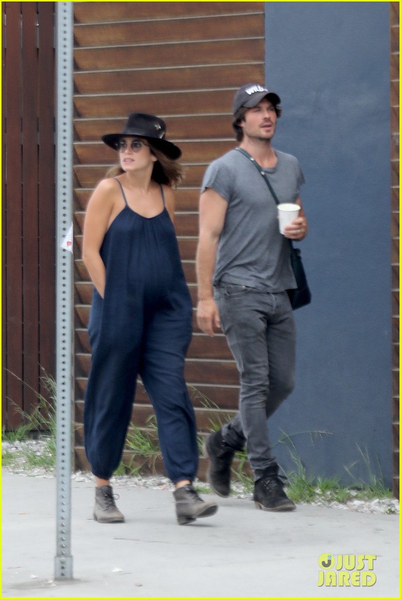 ian somerhalder pregnant nikki reed go for a lunch date 01
