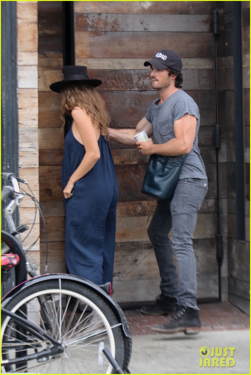 ian somerhalder pregnant nikki reed go for a lunch date 04