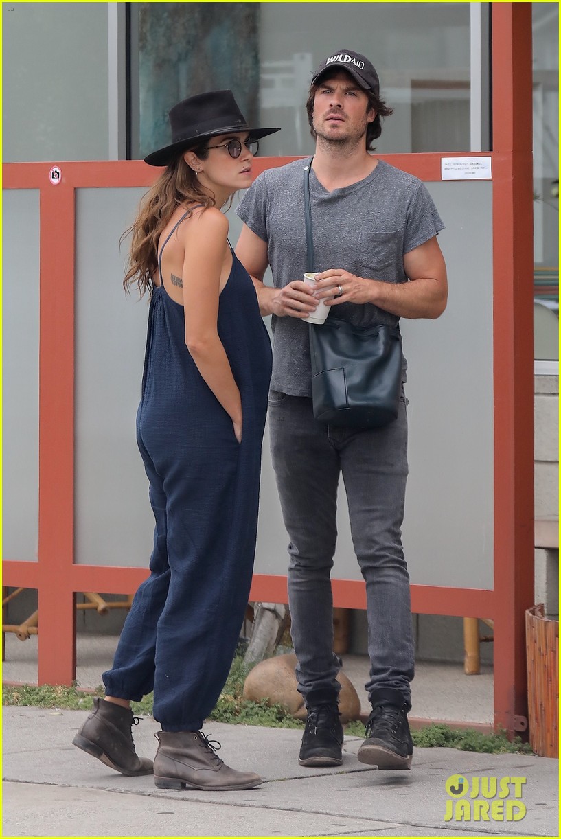 ian somerhalder pregnant nikki reed go for a lunch date 12