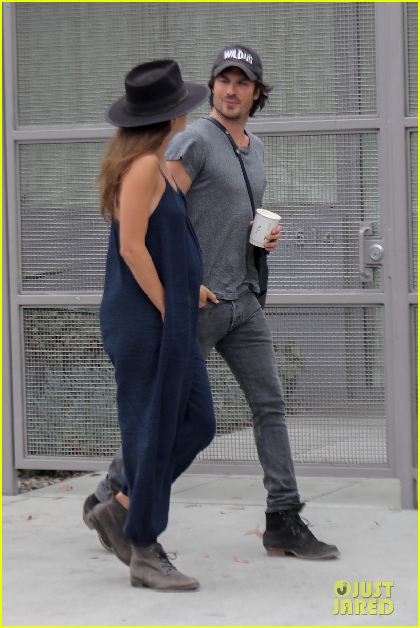 ian somerhalder pregnant nikki reed go for a lunch date 15
