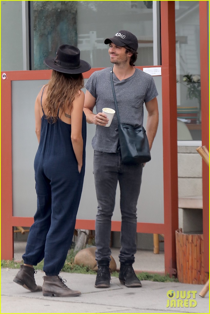 ian somerhalder pregnant nikki reed go for a lunch date 19