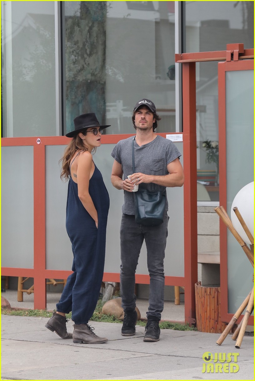 ian somerhalder pregnant nikki reed go for a lunch date 22