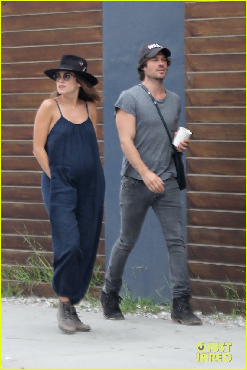 ian somerhalder pregnant nikki reed go for a lunch date 26