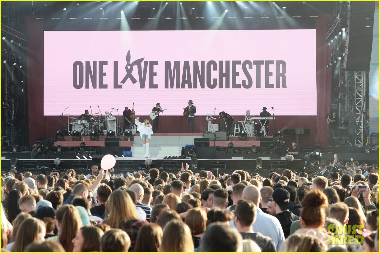 ariana grande miley cyrus one love manchester 07