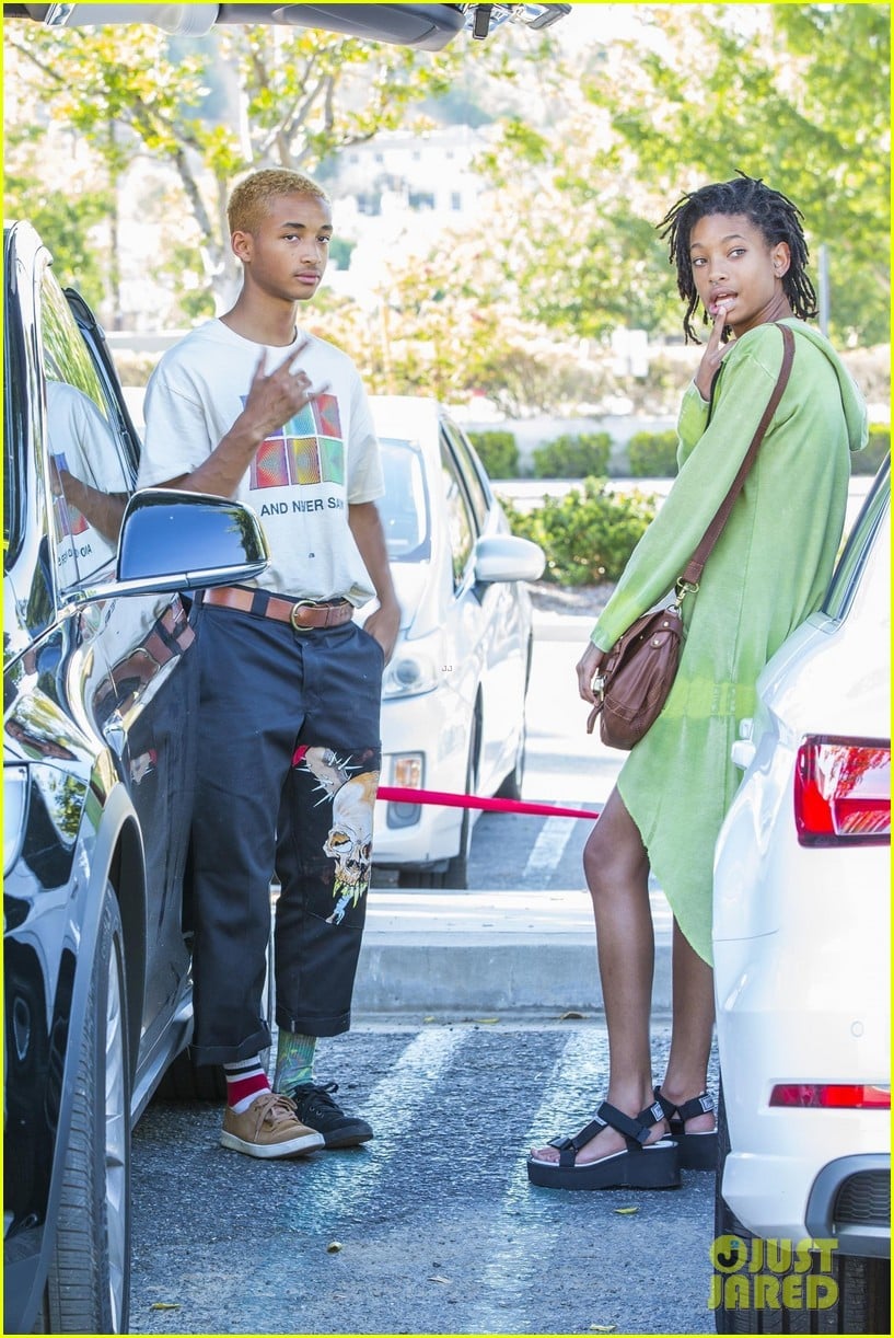 jaden and willow smith enjoy some brother sister bonding time 05