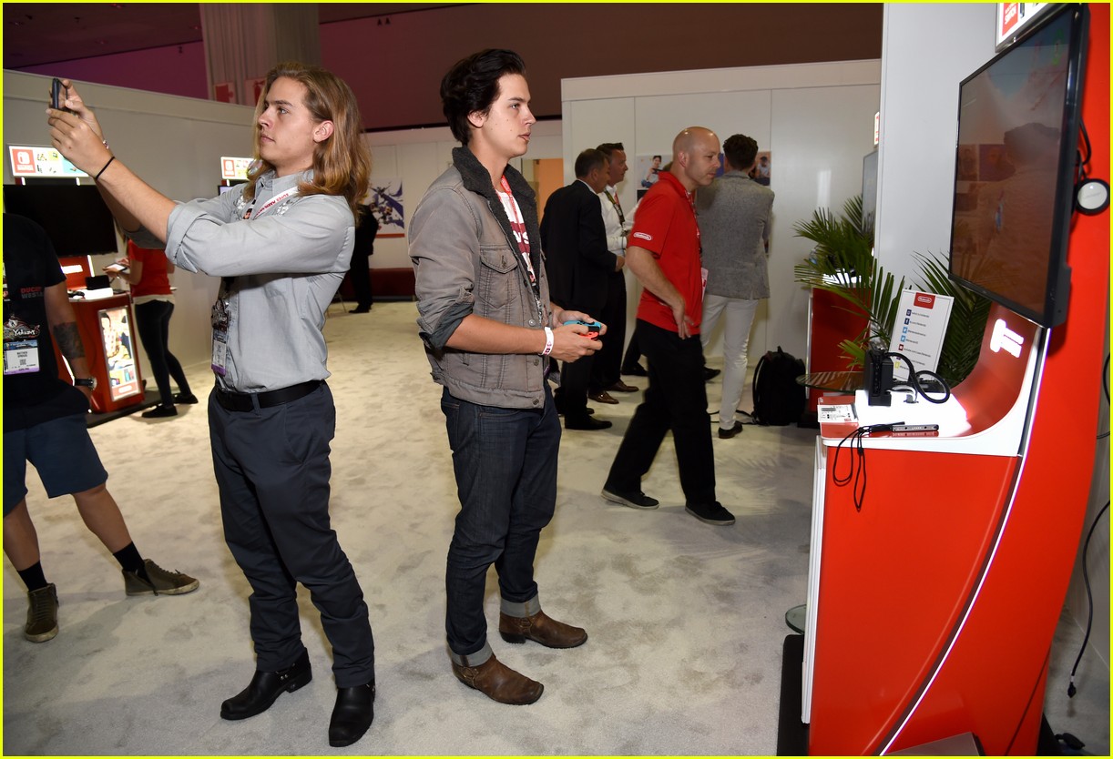 dylan cole sprouse adelaide kane e3 event 05