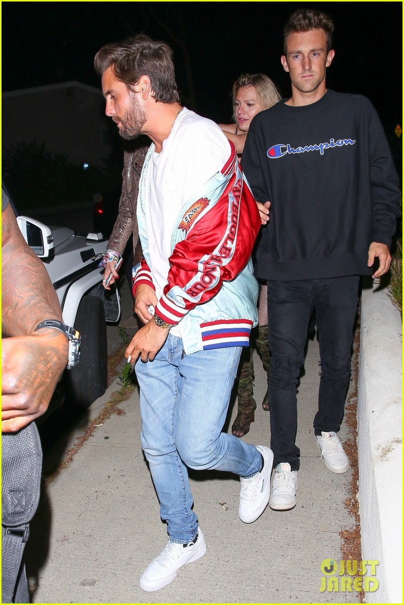 bella thorne scott disick hold hands on night at the club 39