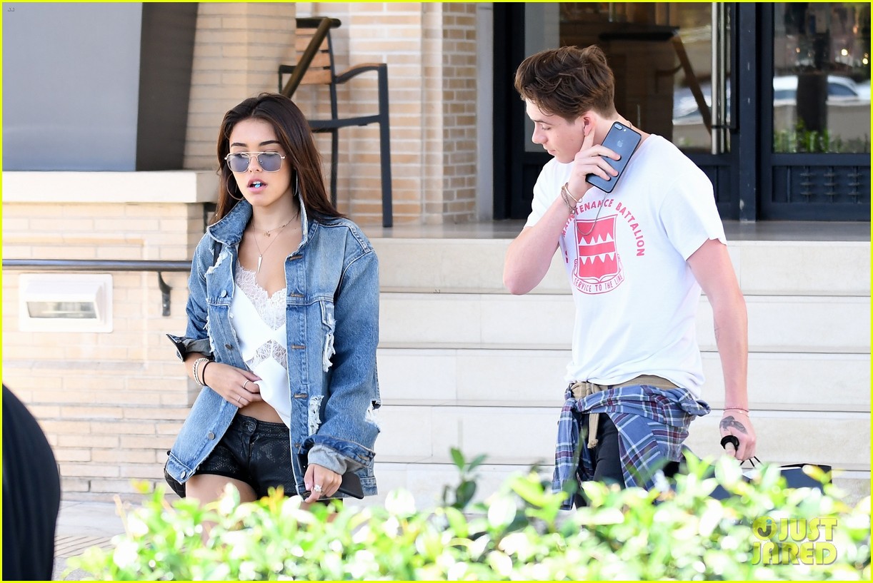 brooklyn beckham shops with madison beer after introducing her to his mom 09
