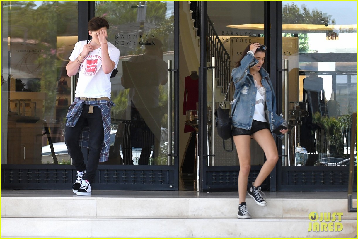 brooklyn beckham shops with madison beer after introducing her to his mom 12