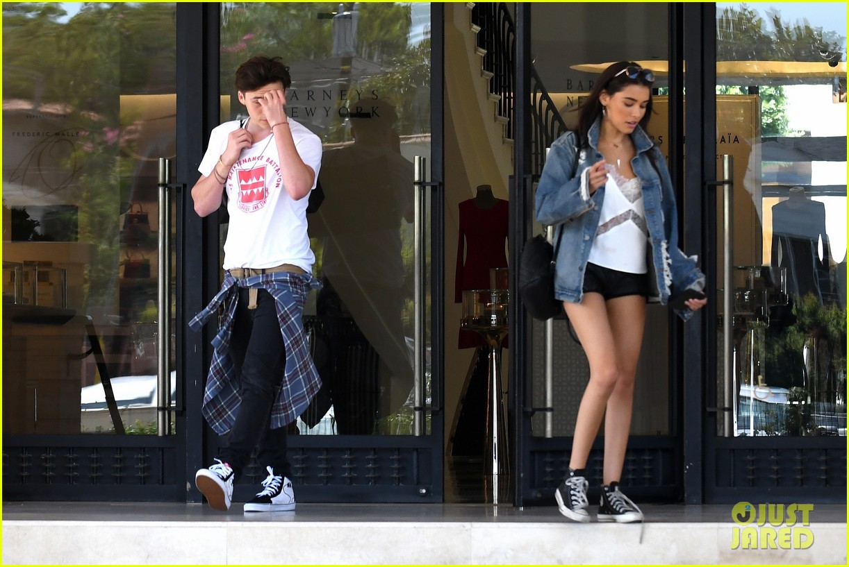 brooklyn beckham shops with madison beer after introducing her to his mom 15
