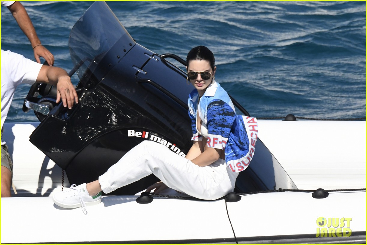 kendall jenner bella hadid boating in greece 03