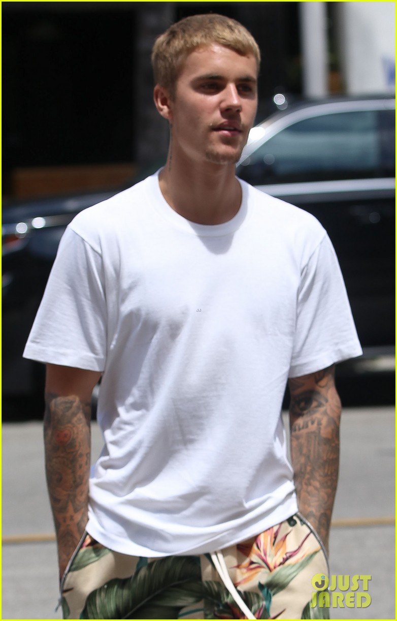 justin bieber steps out after tour cancellation 06