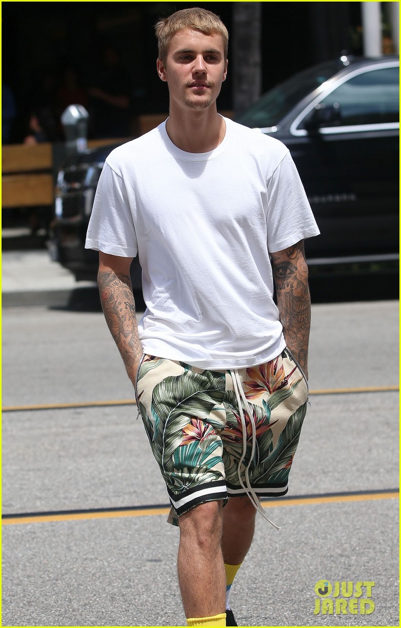 justin bieber steps out after tour cancellation 08