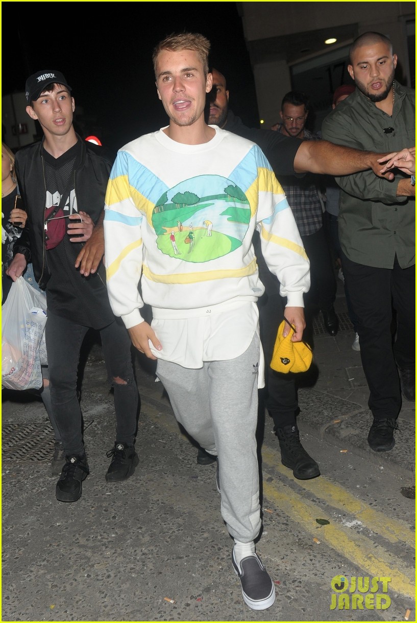 justin bieber hits the town for a night out01