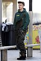 justin bieber wears overalls for lunch in sydney 01