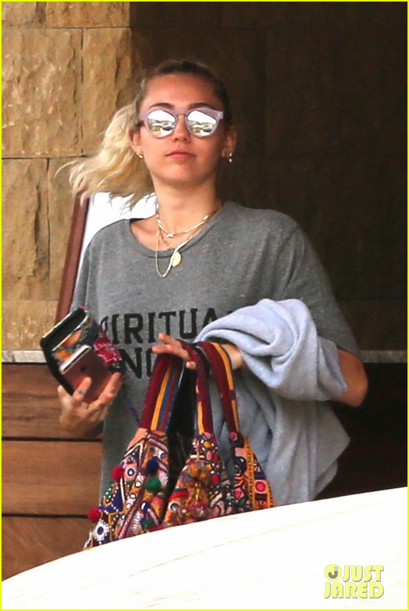 miley crus is a spiritual gangster at malibus soho house 01