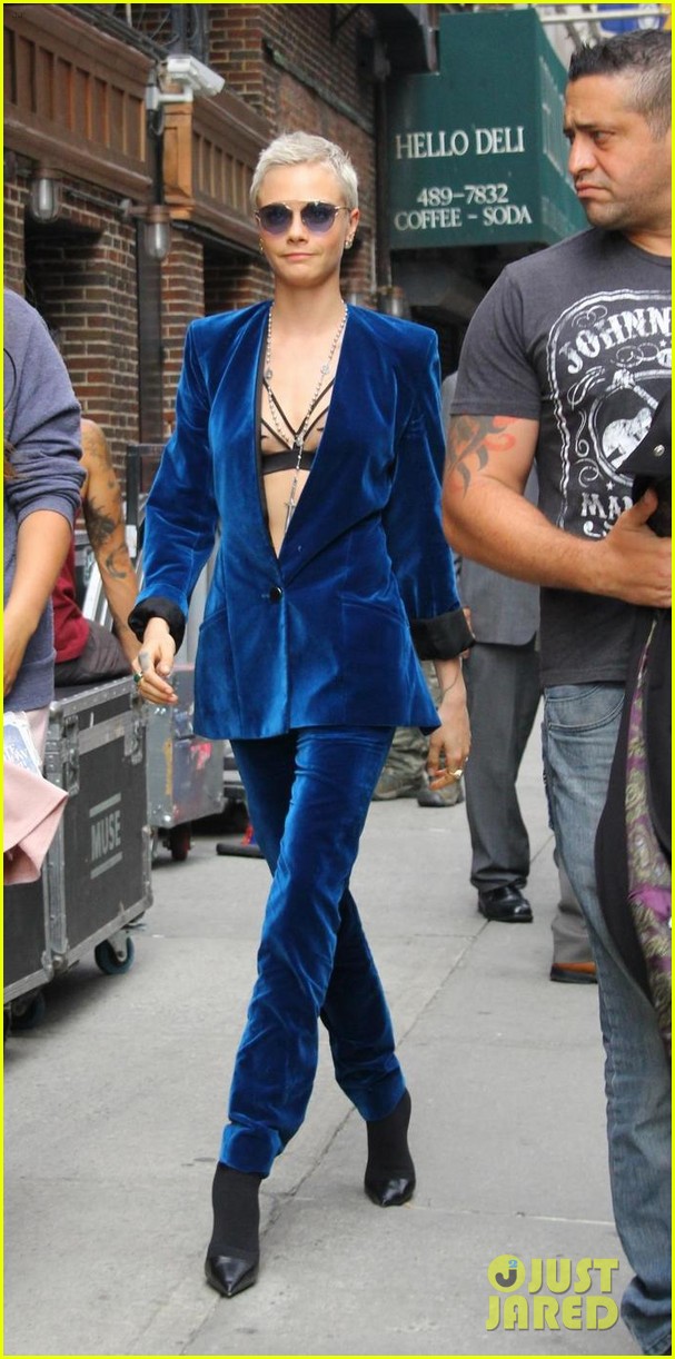 cara delevingne wears blue suede suit for late show with stephen colbert 03