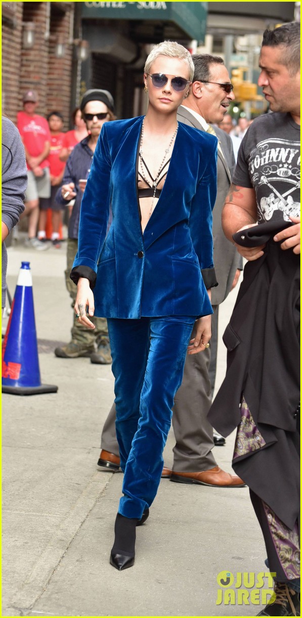 cara delevingne wears blue suede suit for late show with stephen colbert 09