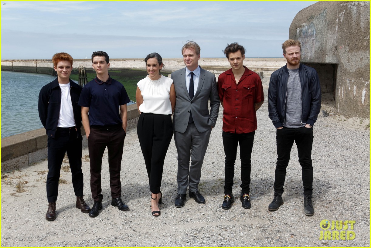 harry styles and dunkirk costars attend photo call in france 06