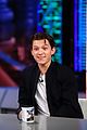 tom holland teaches spanish tv show host how to be spider man 08