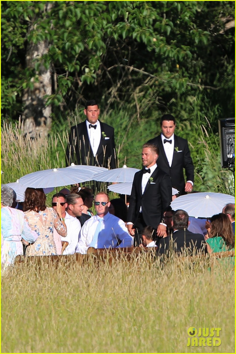 Julianne Hough And Brooks Laichs Wedding Pictures See Them Here Photo 1098458 Photo