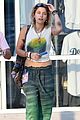 paris jackson spends the night at a concert with friends 05