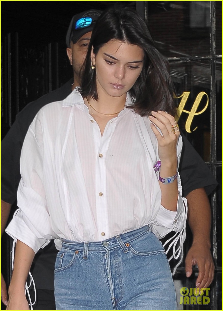 kendall joins bella hailey for day out in nyc 01