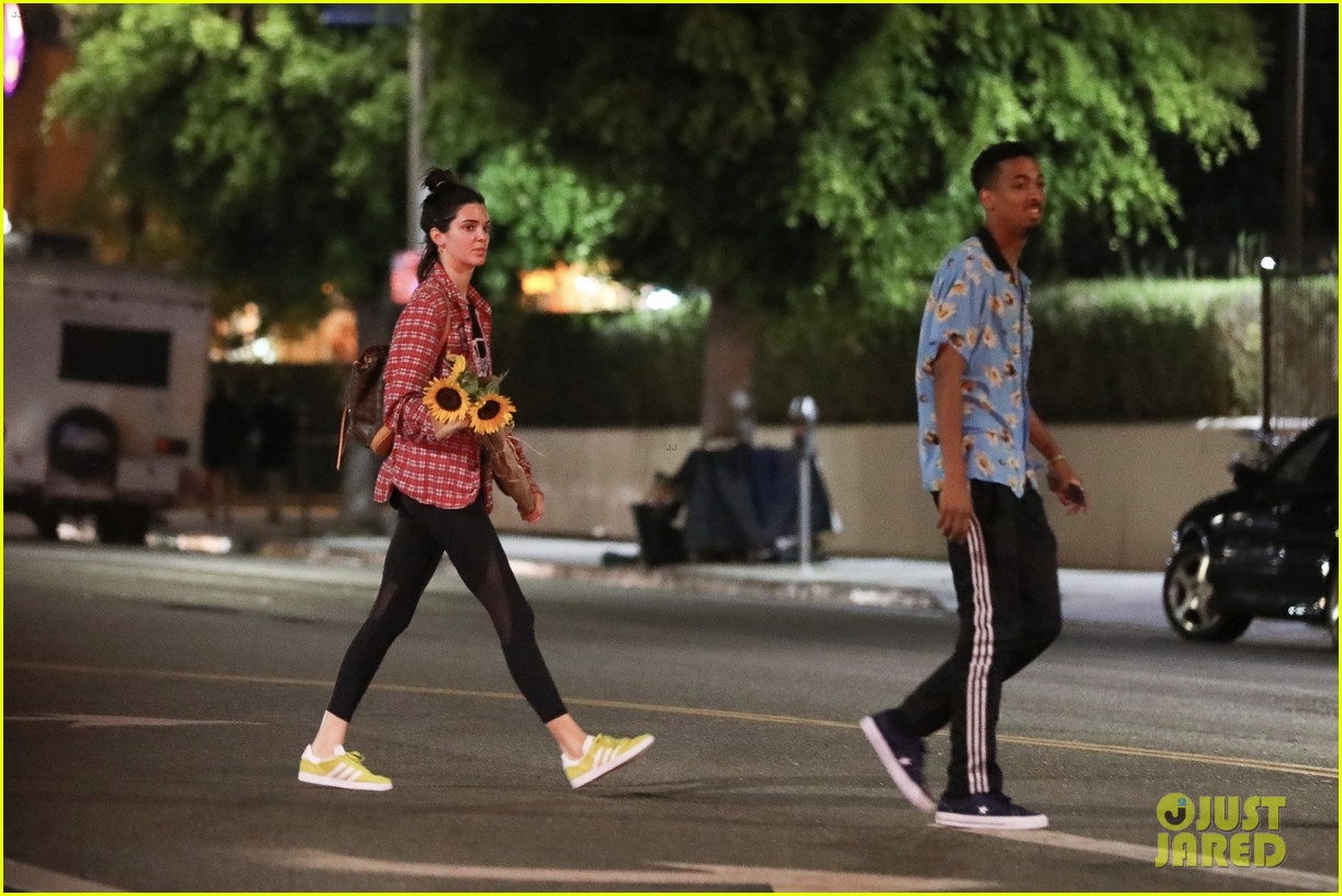 kendall jenner gets flowers from rapper taco after night out 02