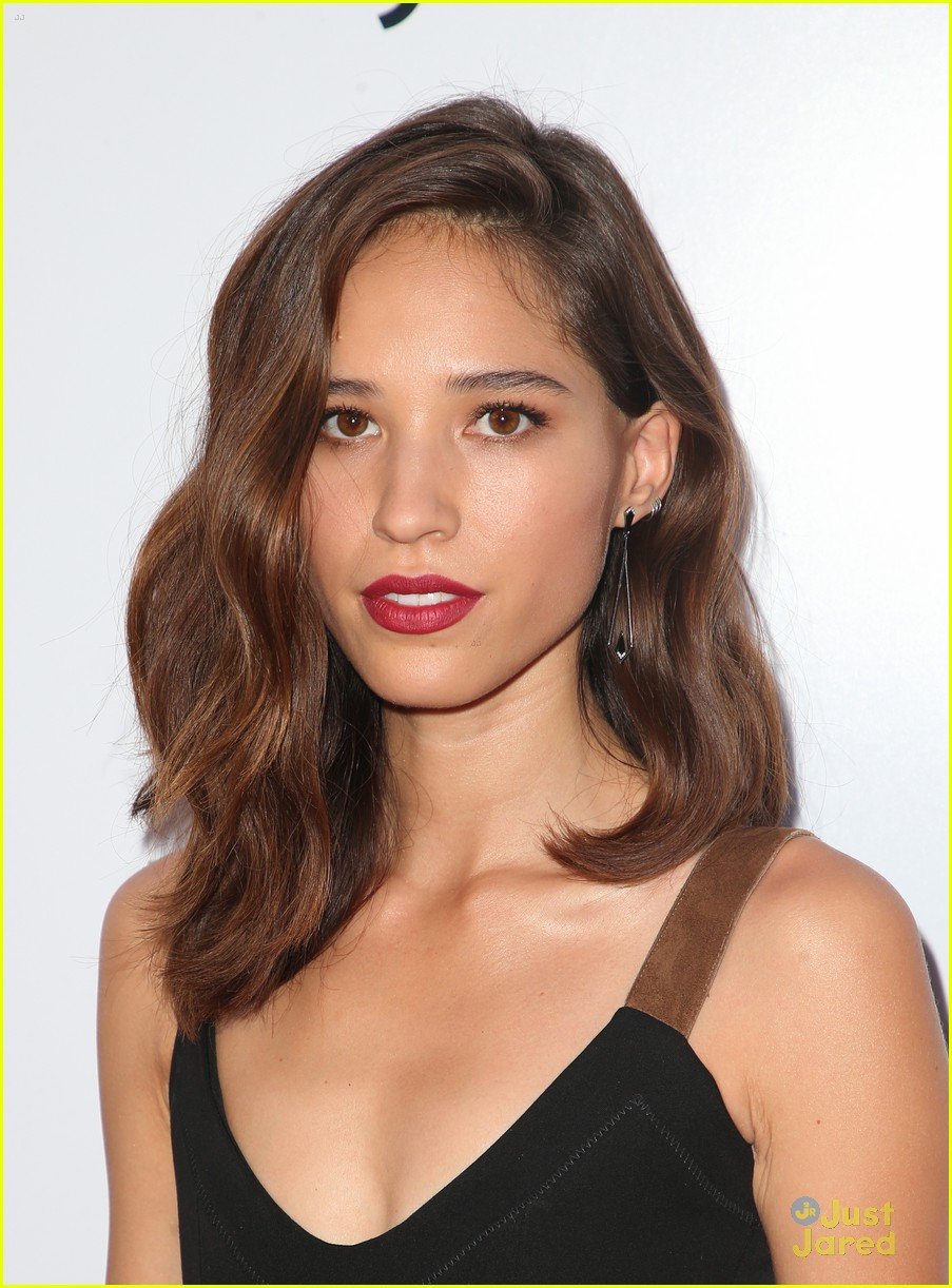 kelsey asbille chow education wind river premiere 01