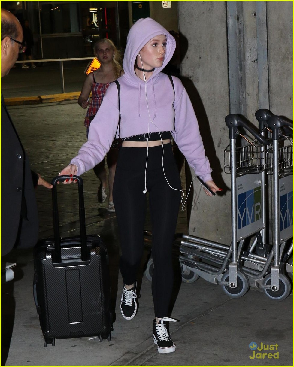 madelaine petsch arrives vancouver hoodie 03