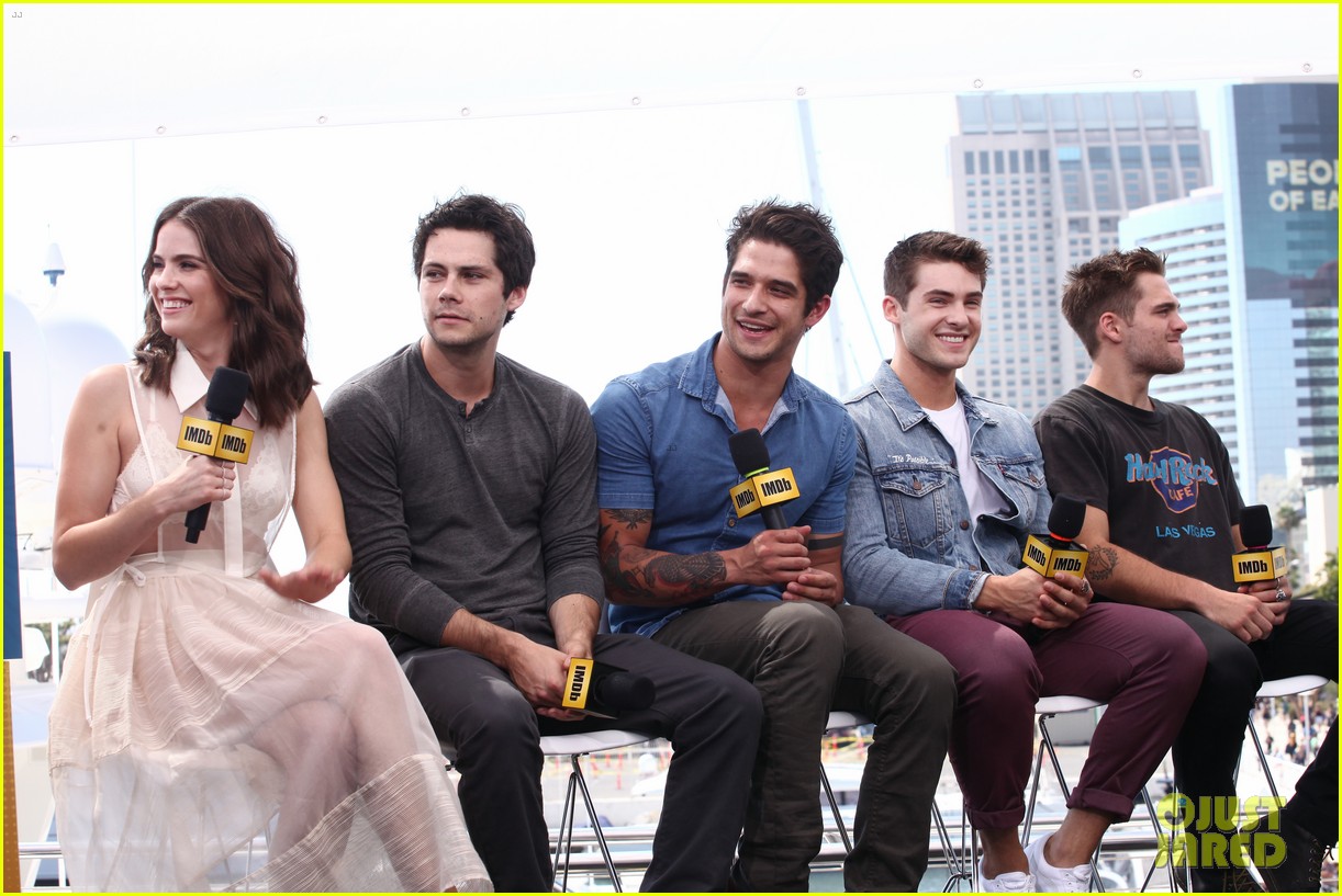 dylan obrien reunites with teen wolf cast at comic con 14